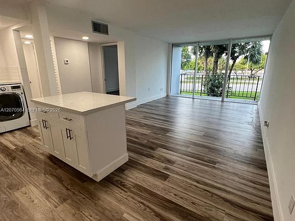 2nd image of 310 Fontainebleau Blvd APT 204