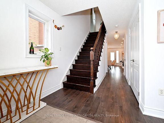 4th image of 31 Madelaine Dr #6