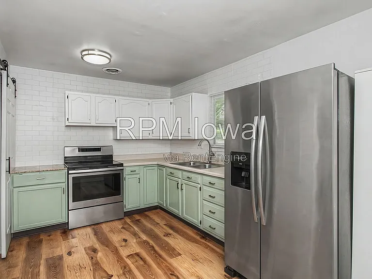 2116 Ferndale Ave — Photo 12