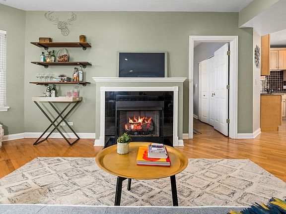 5th image of 2656 W Ainslie St