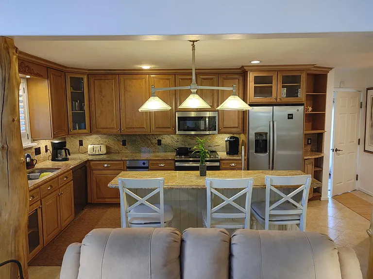 455 Delaware Dr — Photo 11