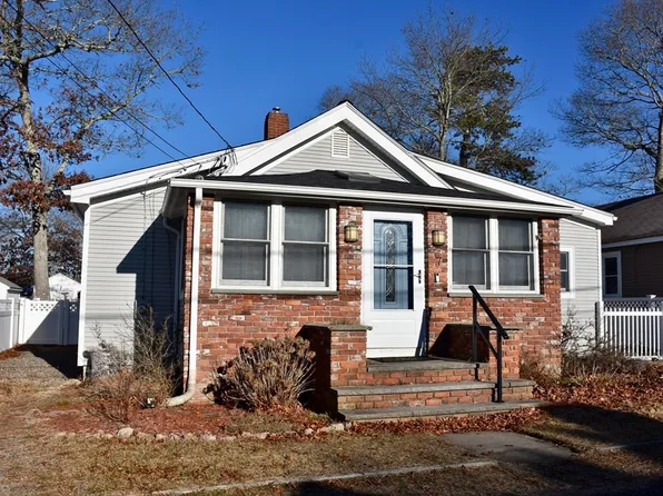 7 Galavotti Ave, Wareham, MA 02571
