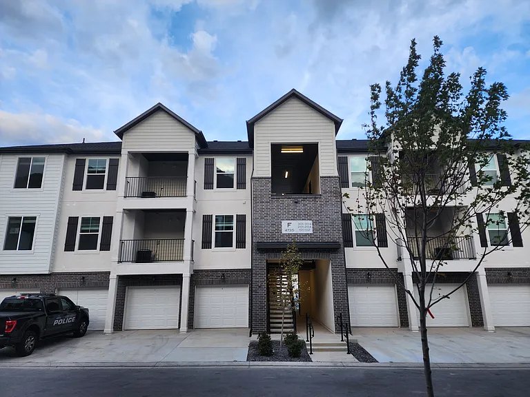 4735 S Alder Dr #F204 — Photo 35