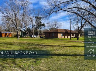 401 Anderson Rd, Cuero, TX 77954