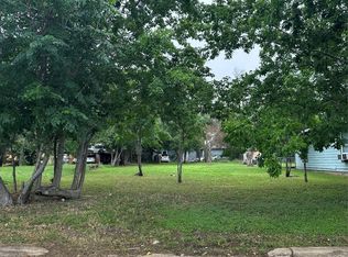 608 Lamar St, Luling, TX 78648