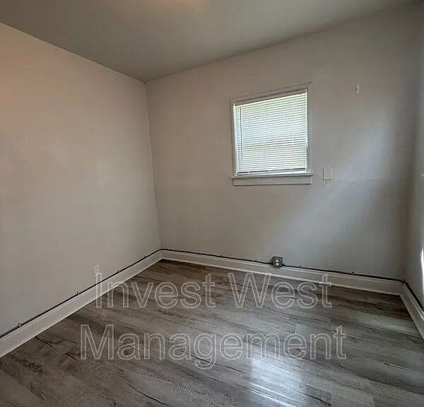 615 NE 6th Ave #5 — Photo 10
