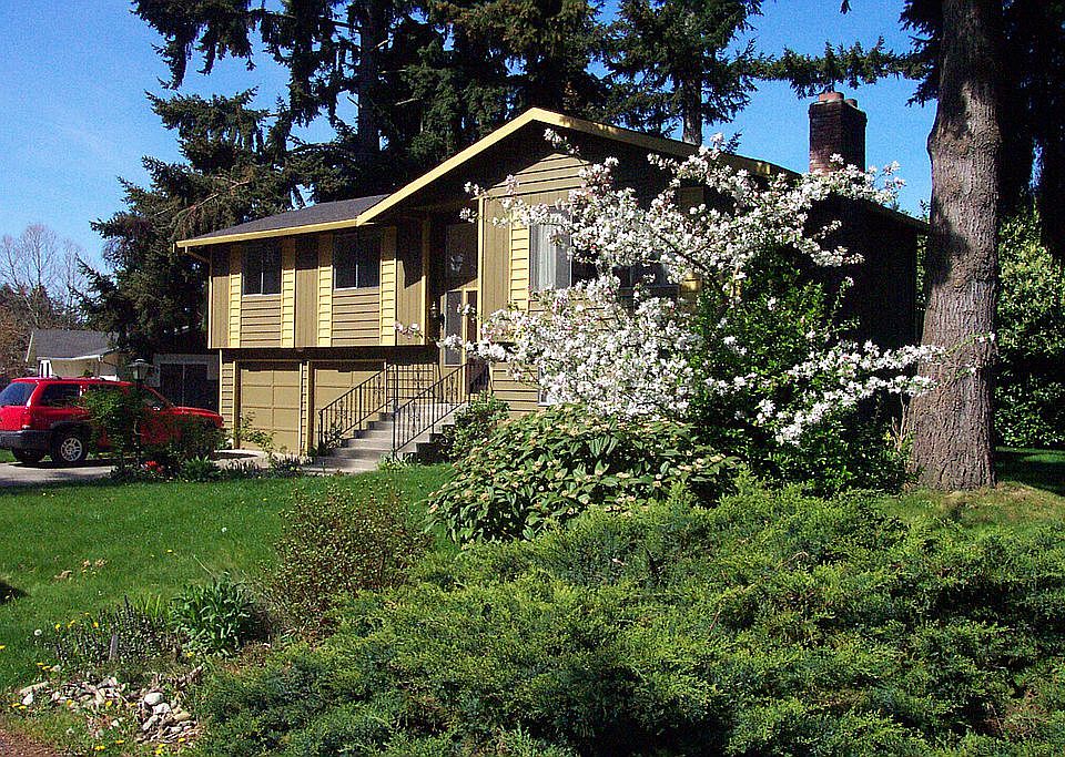 1st image of 4408 Langley Pl NE