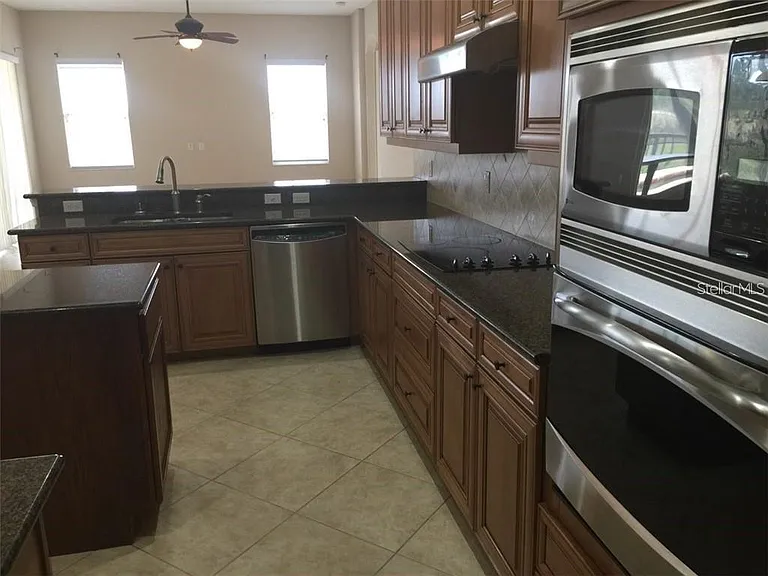 5570 Rock Dove Dr — Photo 14