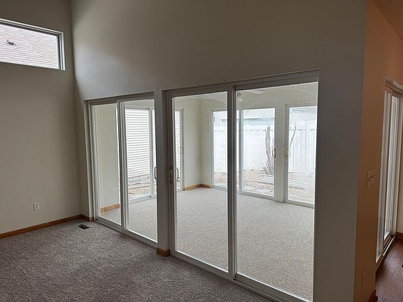 4th image of 711 Meadowbrook Dr