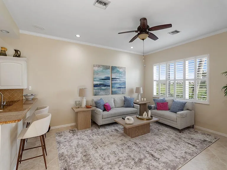 1735 Victoria Cir — Photo 18