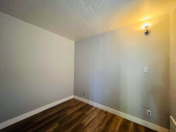 4th image of 138 Dewey Ave #B1