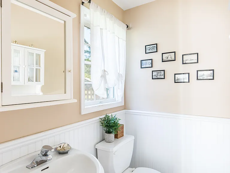 27 Edwards Ave — Photo 10