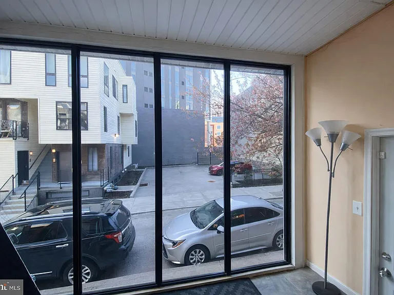 3215 Summer St — Photo 59