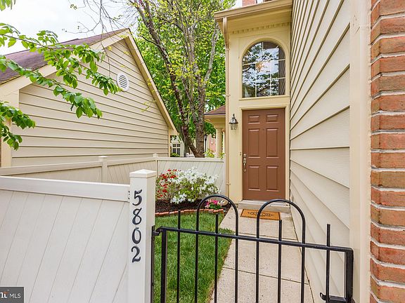 3rd image of 5802 Linden Square Ct #40