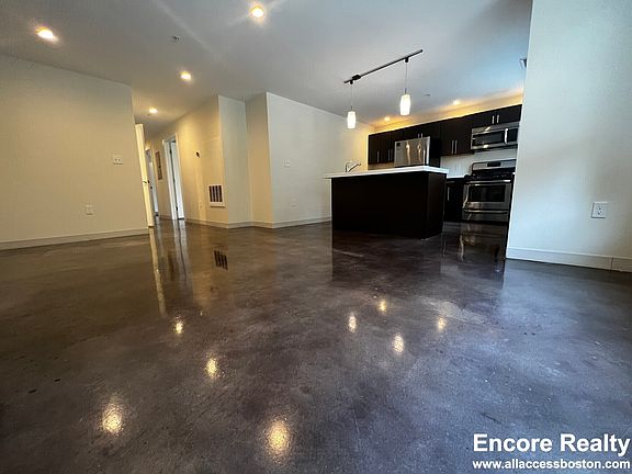 4th image of 445 Willard St #211