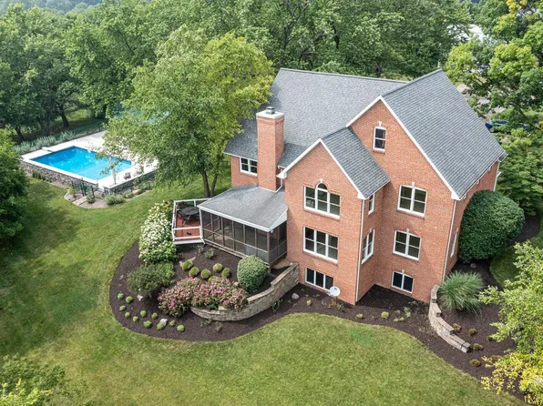 1530 W River Rd, Niles, MI 49120