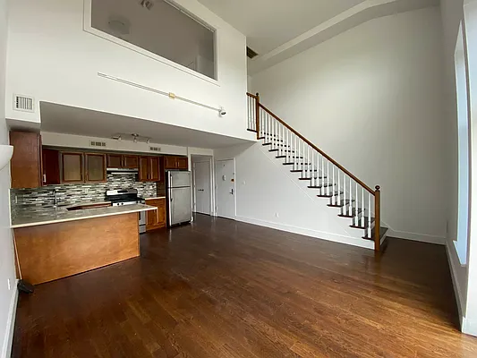 Rented by Premier Metro Realty Corp | media 59