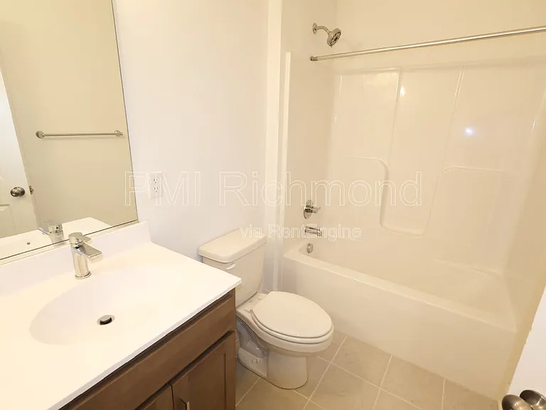 425 Randolph View Dr — Photo 31