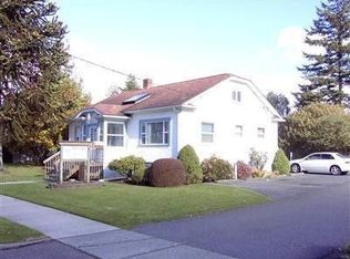 310 5th St, Lynden, WA 98264
