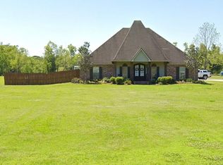 1734 Duchamp Rd, Broussard, LA 70518
