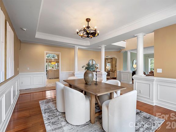 5th image of 902 Fontaine Ct
