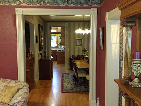 5th image of 210 N 3rd Ave