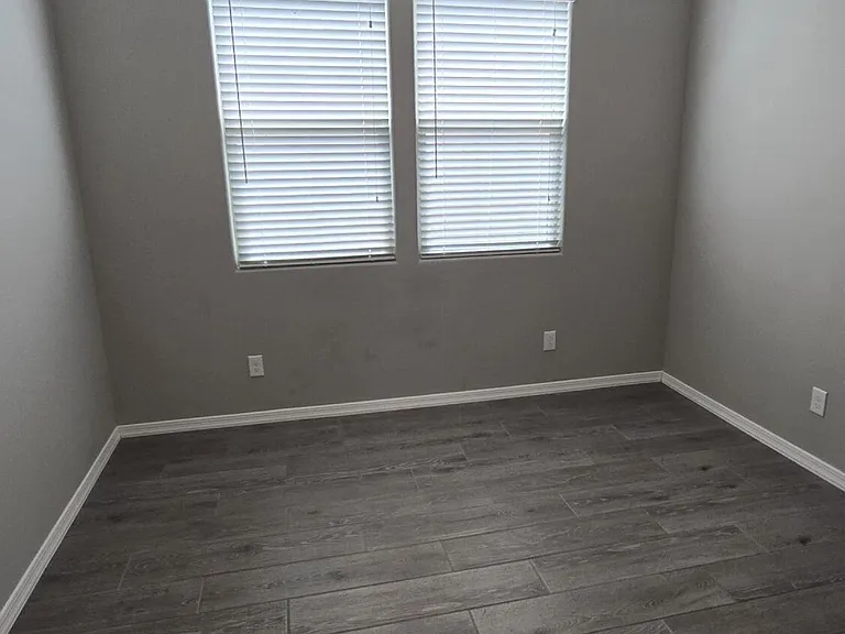 18351 W Mercer Ln — Photo 39