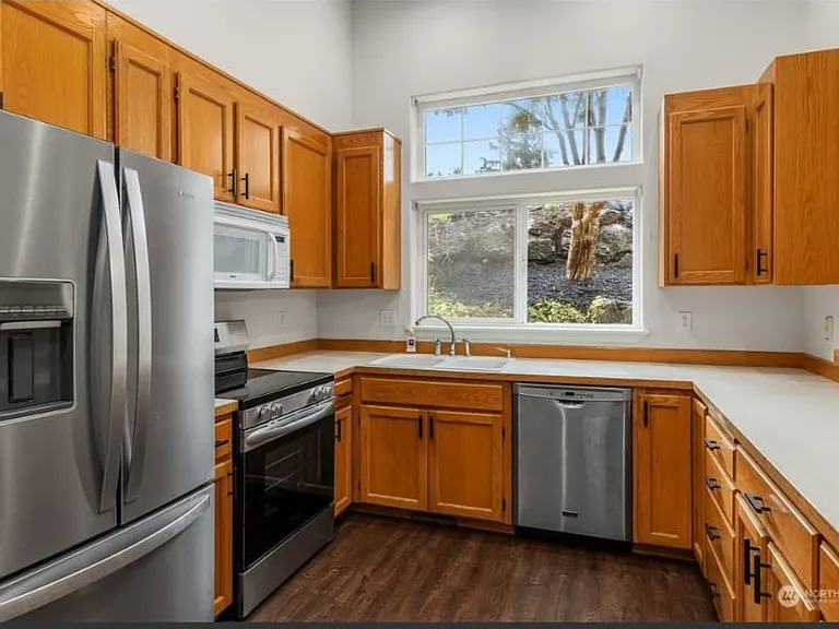 21205 Elberta Rd — Photo 4