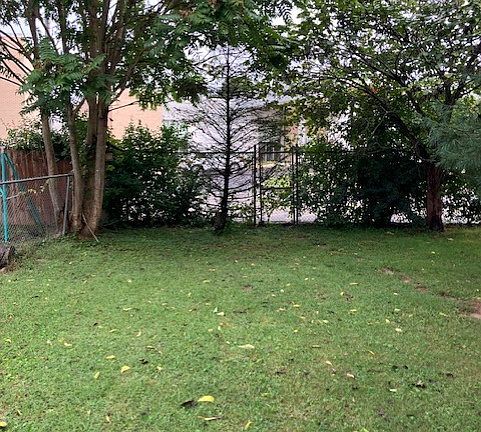 2nd image of 192 N Park Dr
