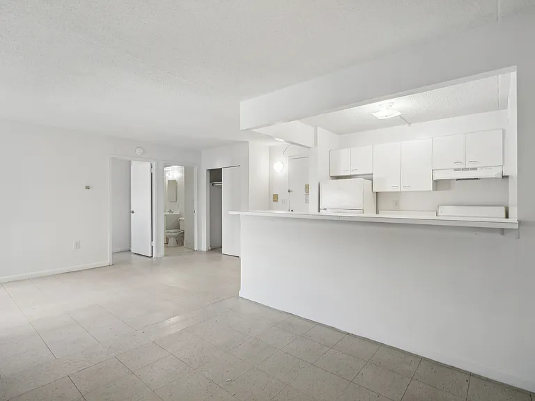 20-16 Seagirt Blvd #107 — Photo 7