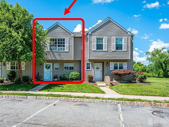 2nd image of 732 Darlington Dr