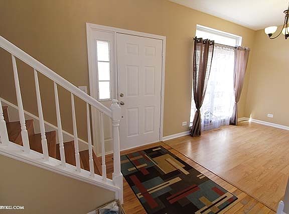 2nd image of 213 S Tanglewood Ct
