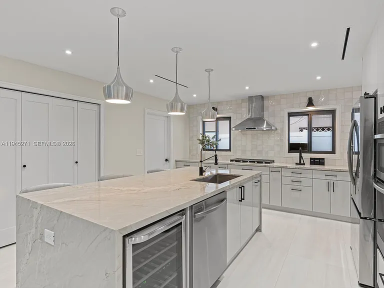 511 SE 14th St — Photo 11