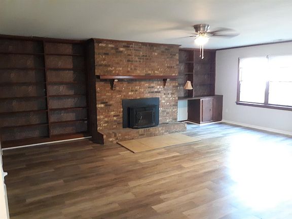 2nd image of 225 Vanderbilt Dr