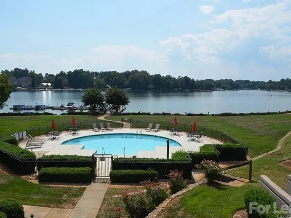 1313 Torrence Cir, Davidson, NC 28036