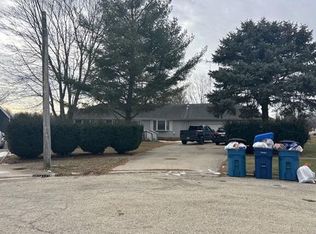 393 9th St, Mazon, IL 60444