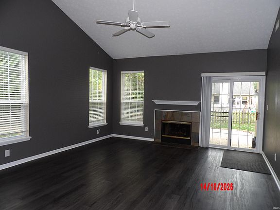 3rd image of 593 Beaverbrook Dr