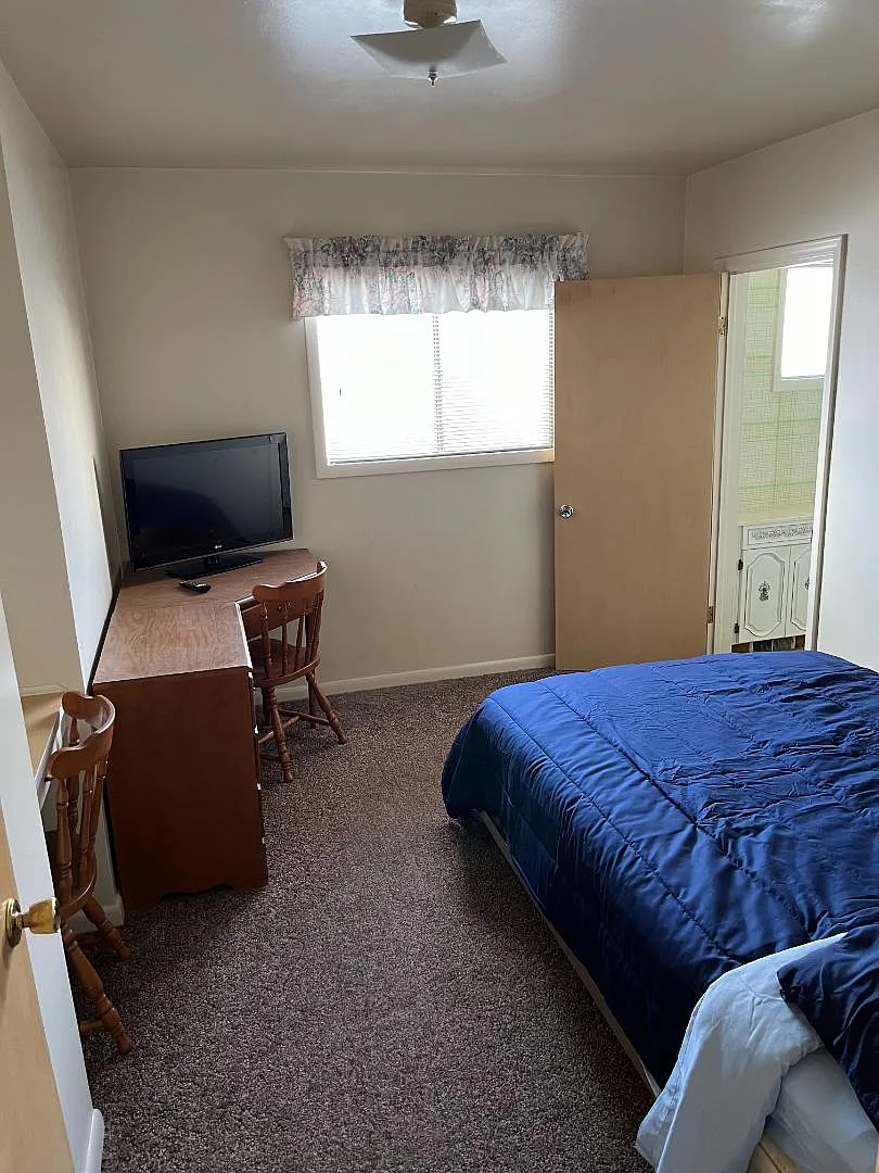 Unit Photo - 509 Lignite Ave