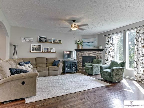 5th image of 5716 S 170th St