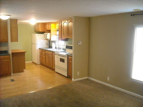 2nd image of 120 6th Ave