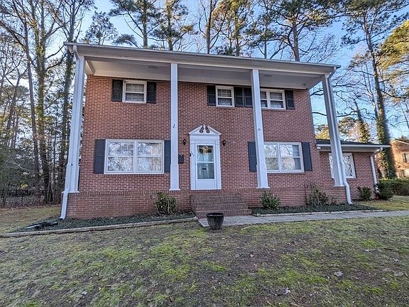 2nd image of 122 Patrick Henry Dr