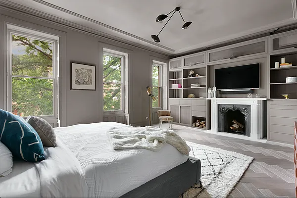 Sold by Compass | media 9