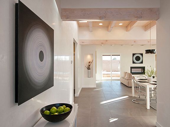 3rd image of 406 Calle Bonita