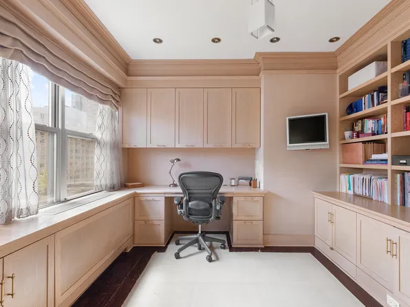 360 East 72nd Street image 13 of 19