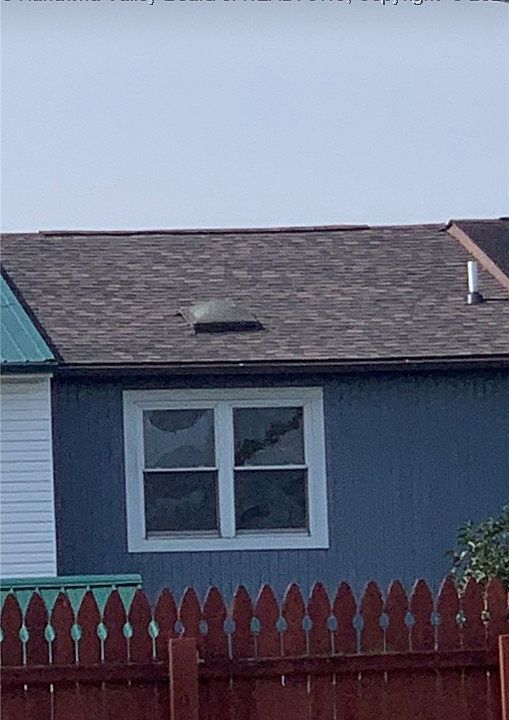 2nd image of 1005 Fairway Gdns