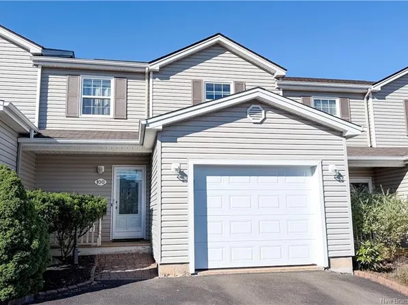 100 Firmin Cres, Dieppe, NB E1A 8G2