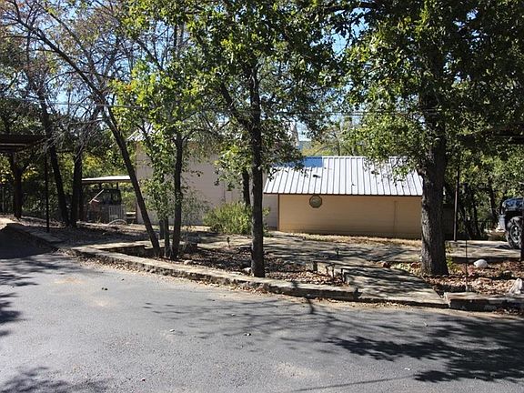 4th image of 2528 N Lakeview Dr