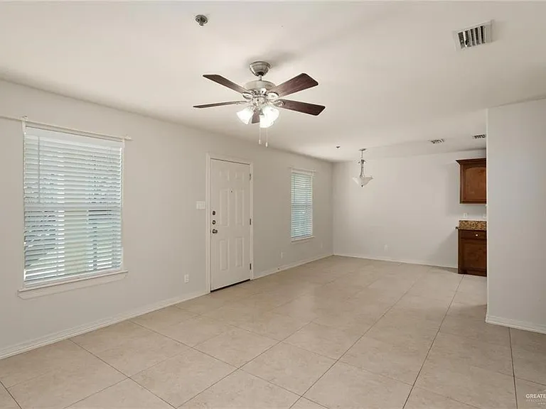 1105 W Stubbs St #C — Photo 8