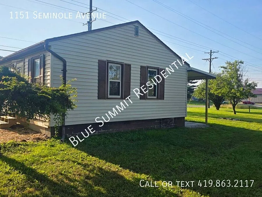 Adorable 2 Bedroom Ranch — Photo 2