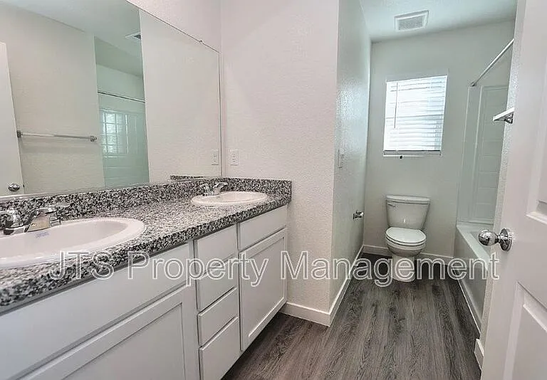 2097 Shady Tree Cir — Photo 44